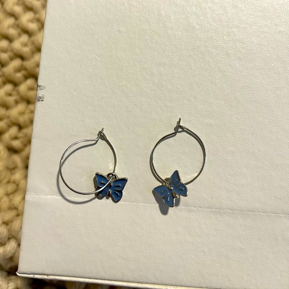Earrings - Picture 1 of 1